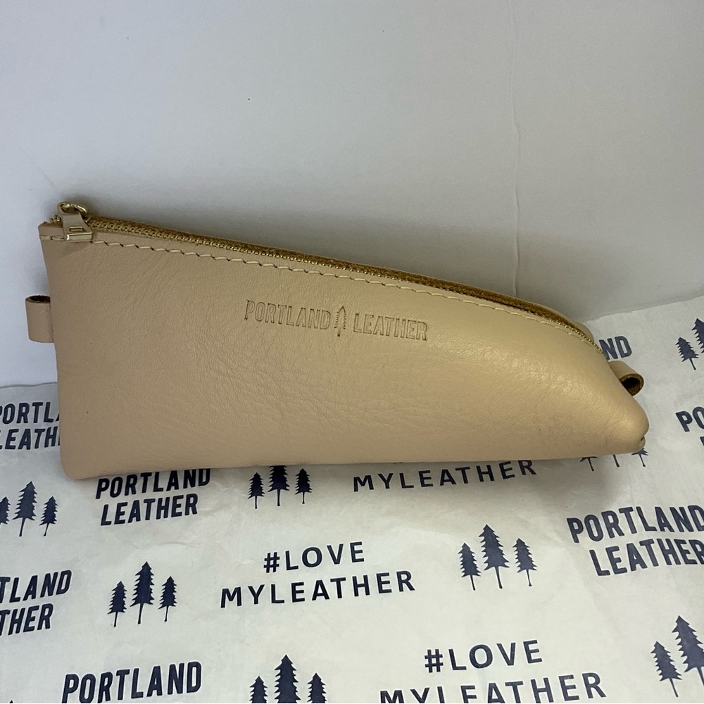 Portland Leather Alpine Pouch in Pebbled Bone-NEW